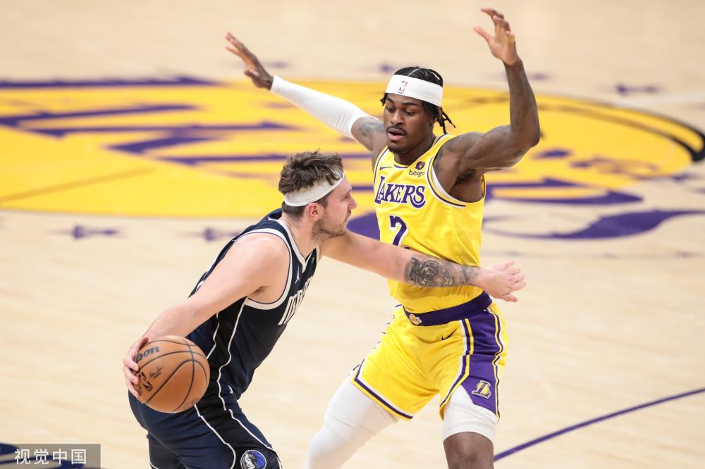 他在球队训 他在球队训